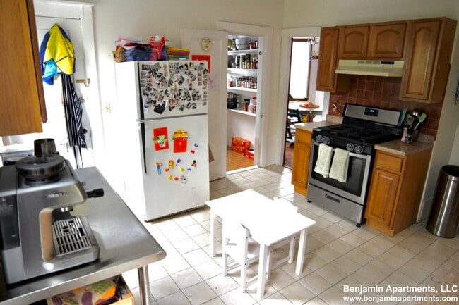 Cocina - 385 Pond Ave Unidad 3