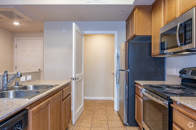 Oakville 1BR, 1BA - 860SF - Kitchen