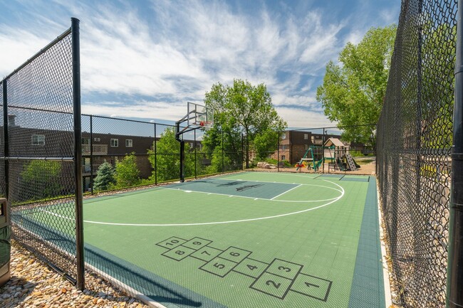 LaCrosse Estates Apartments