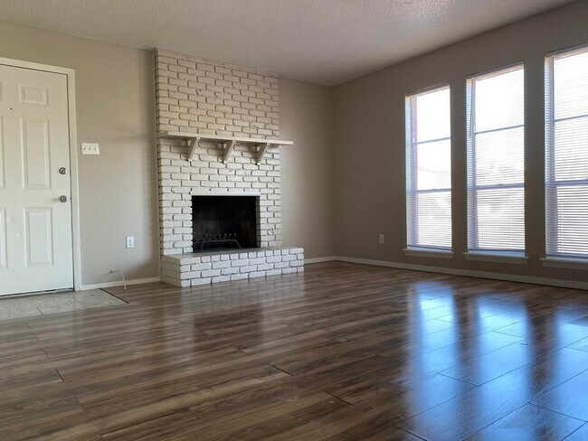 Photo - 6435 Pizarro St