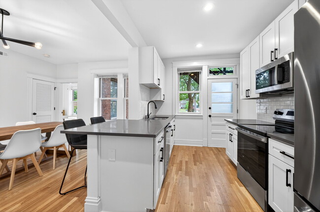 MOSAIC - 718 Limit - Now Leasing 2027/2028