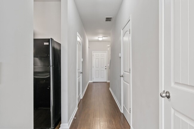 Photo - 3 Bedroom Townhome in Stonecrest!