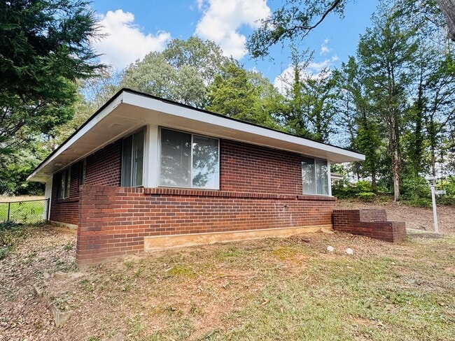 Photo - Hello Sunny 3 Bedroom / 1 Bathroom in Mont...