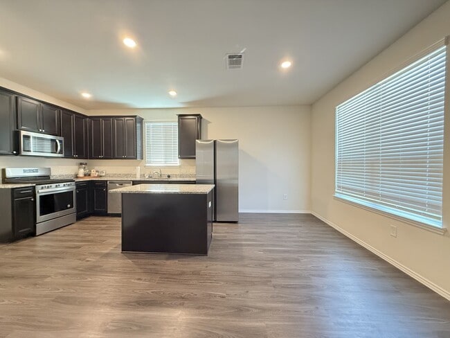 Photo - 5911 Dry Brush Pl