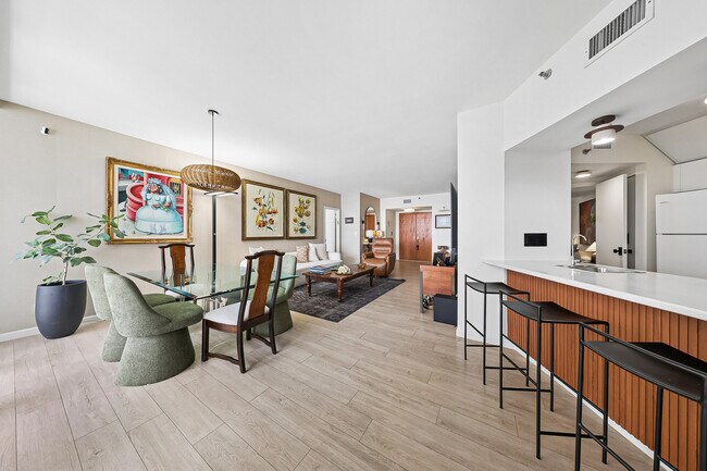 20281 E Country Club Dr Unit 810