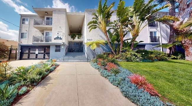 Photo - 5317-5311 Denny Ave