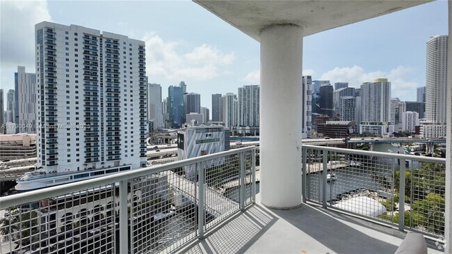 Building Photo - 10 SW South River Dr Unit 1603 Rental