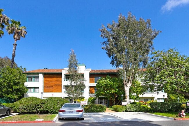 Building Photo - Welcome to Shasta Greens. Unit 307