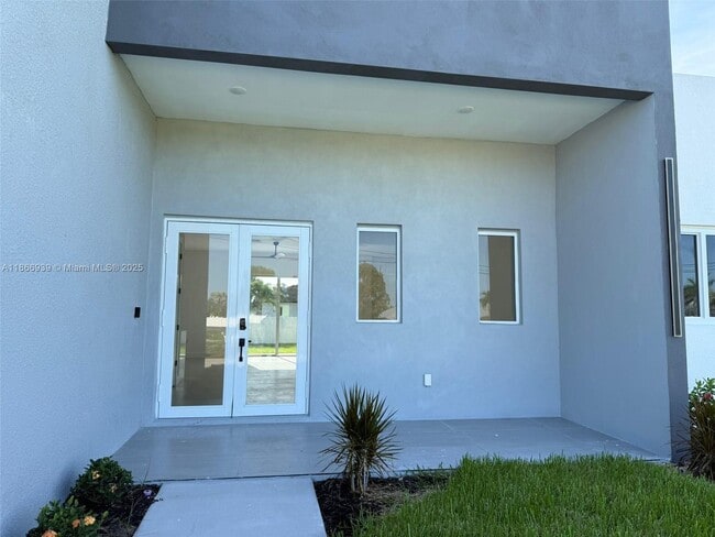 Photo - 5 SW 26th Pl