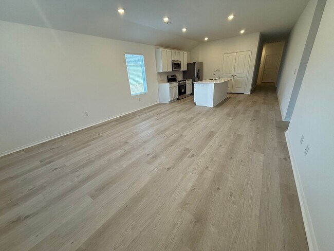 Photo - 200 Sarah Alyse Ln