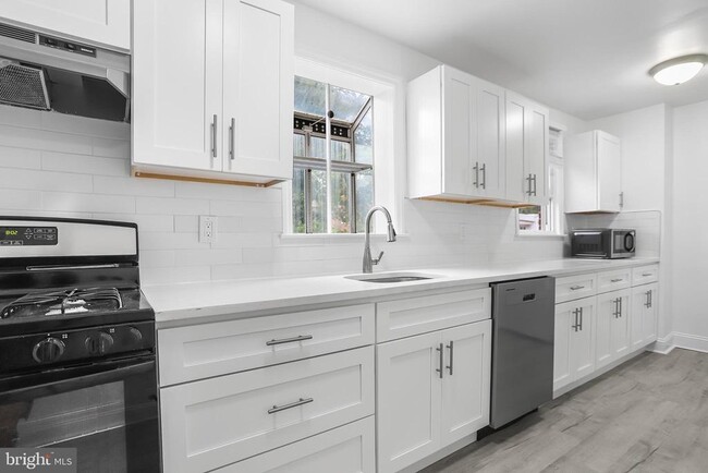 Photo - 1913 Winton Ave