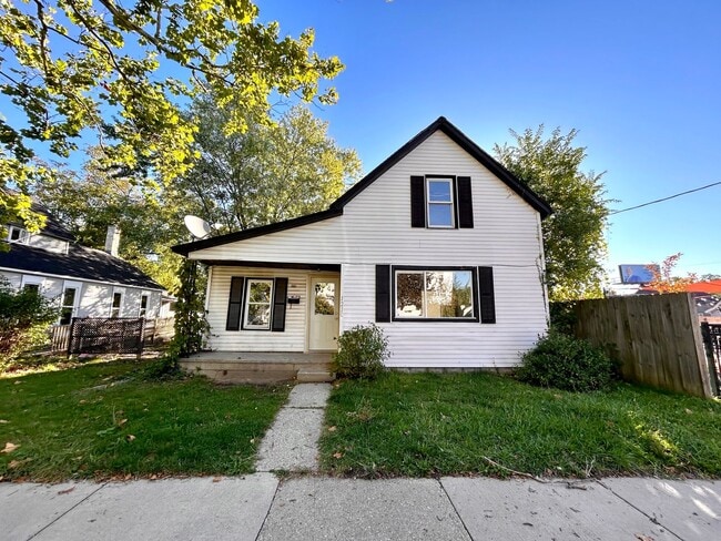 Building Photo - Four Bedroom Home in Northwest Grand Rapids