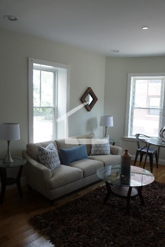 54 Kent St Unit 1