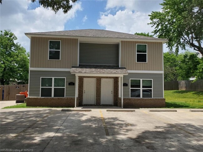 Photo - 1711 S Jackson St Townhome