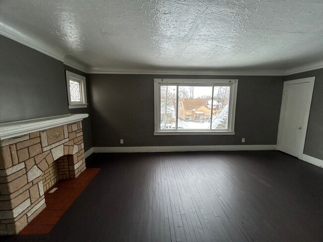 Photo - 6885 Mettetal St Unit Upper