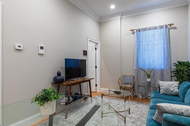 Photo - 33 N Margin St