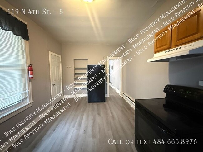 Photo - 119 N 4th St Unit 5