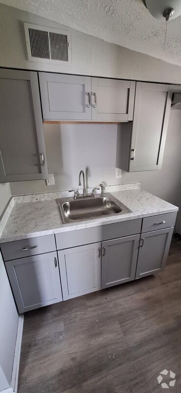 Building Photo - 720 Hardy Ave Unit 4 Rental