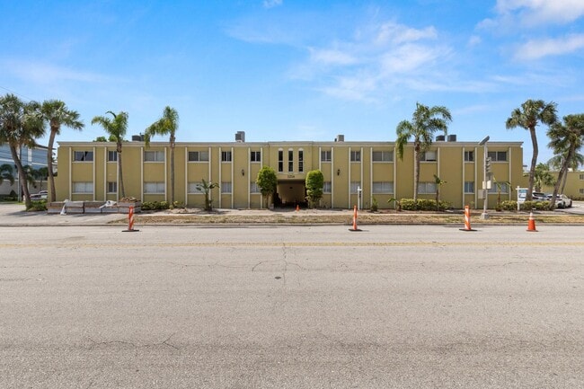 Building Photo - Azeele - 3206 West Azeele Street #107 - #107 Unit 107 Rental