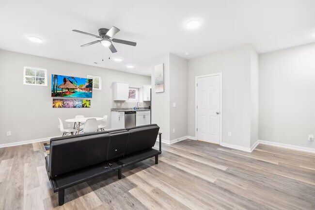 Room in Townhome on Kings Mountain St