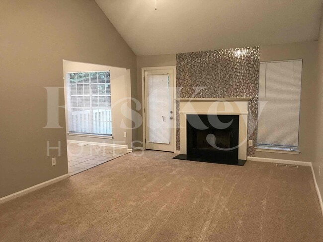 Photo - 120 Cinnamon Fern Cir
