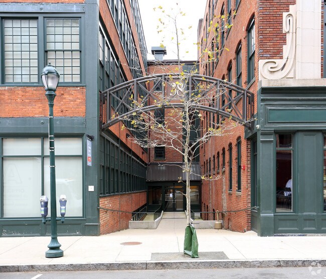 entrance - 38 Crown Street