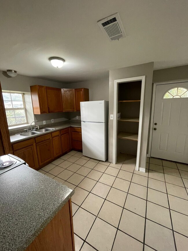 Photo - 3420 Ken Ave