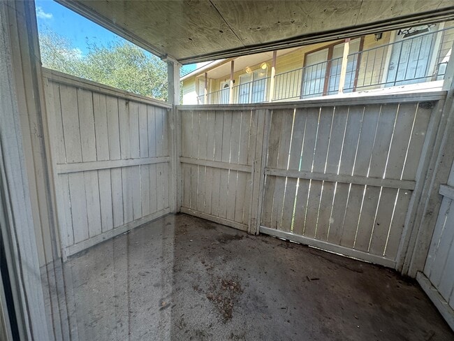 Building Photo - 11506 Meadow Pines Ct Unit B