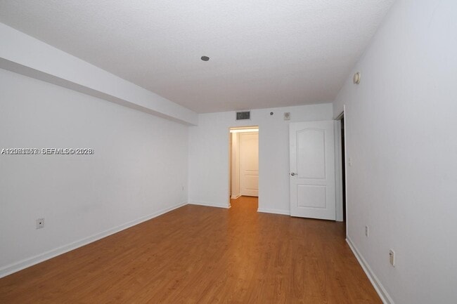 Photo - 1200 Brickell Bay Dr Unidad 1822