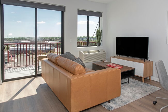 Photo - Everlake Apartments