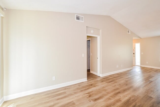 Photo - 426 Iowa Woods Cir E