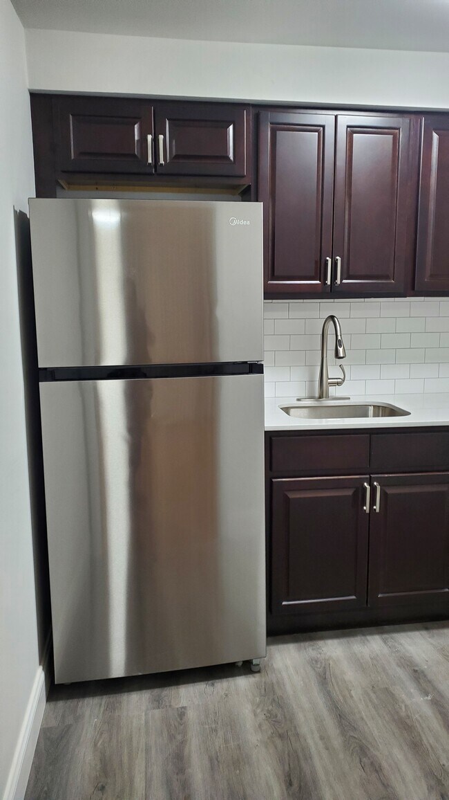 Kitchen entrance from Living Room - 3854 Garrett Rd Unit 23