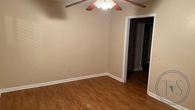 Photo - 619 N Cypress St