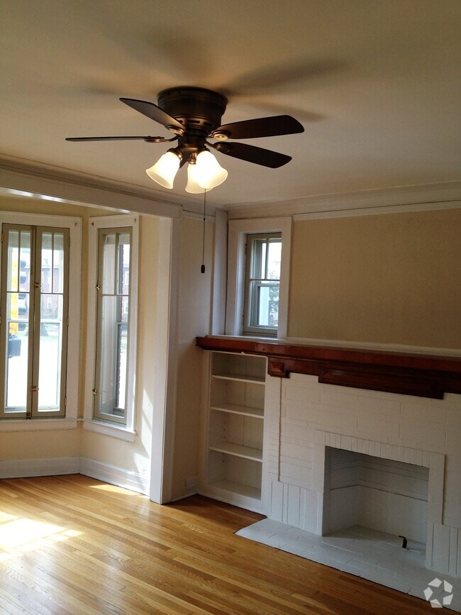 Building Photo - 322-330 W Washington Blvd Rental