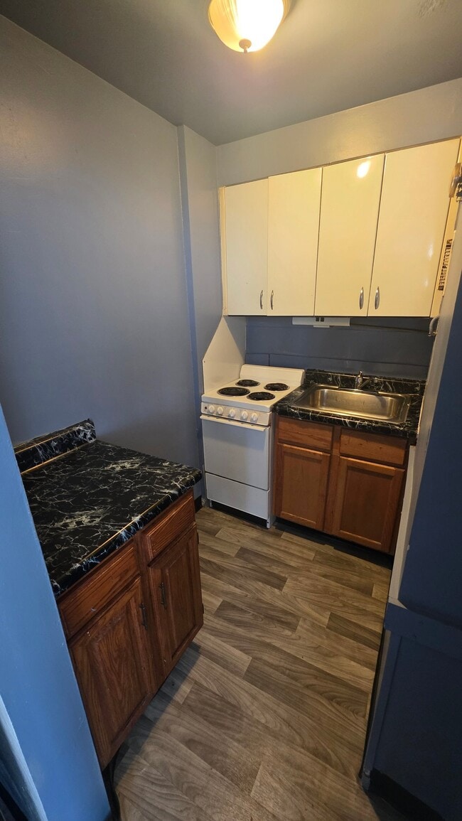 946 Oliver Ave Unit 15