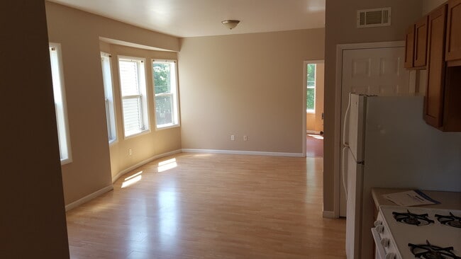 Building Photo - 6321 24th Ave Unit 4