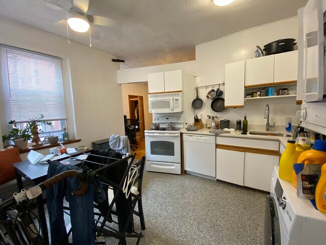 Photo - 87 Prince St Unit R