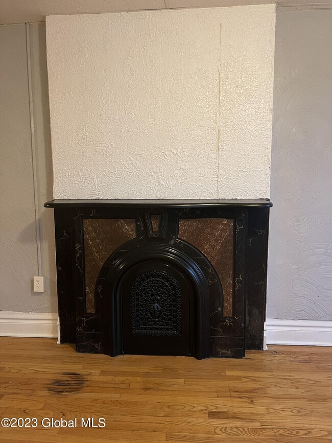 Photo - 198 4th St Unidad 2nd FL