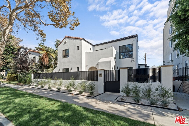 160 N Almont Dr