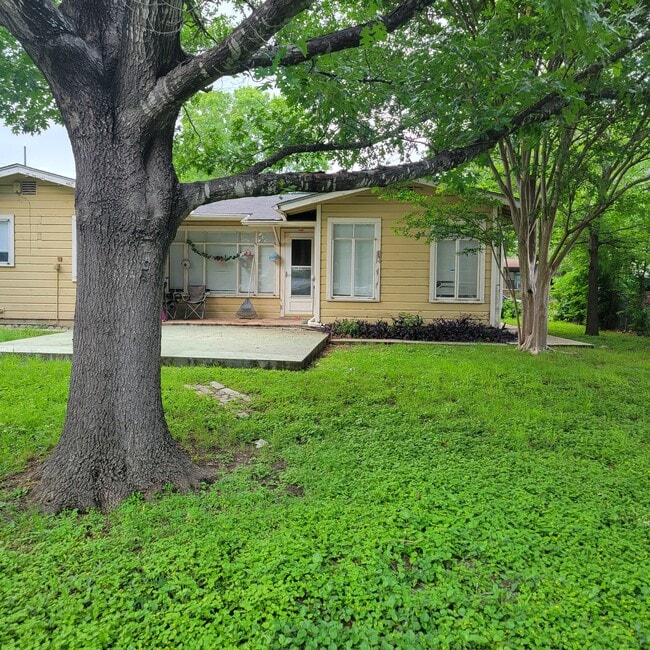 Photo - 590 Lively Dr