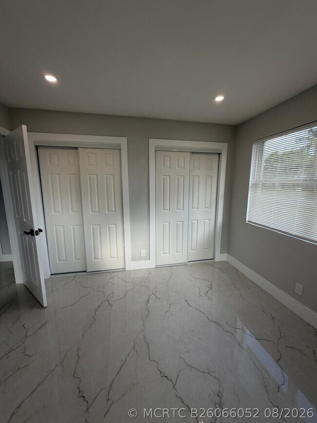 Photo - 920 NE 50th St