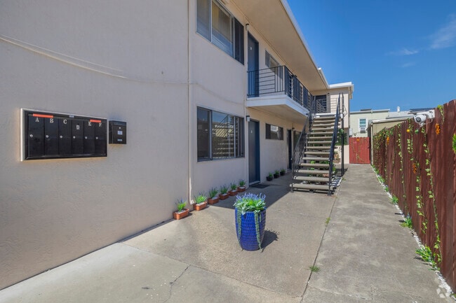 Entrance - 1433 Dwight Way Apartments