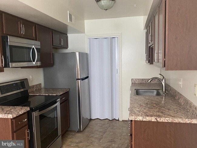 Photo - 14905 Cleese Ct Unidad E