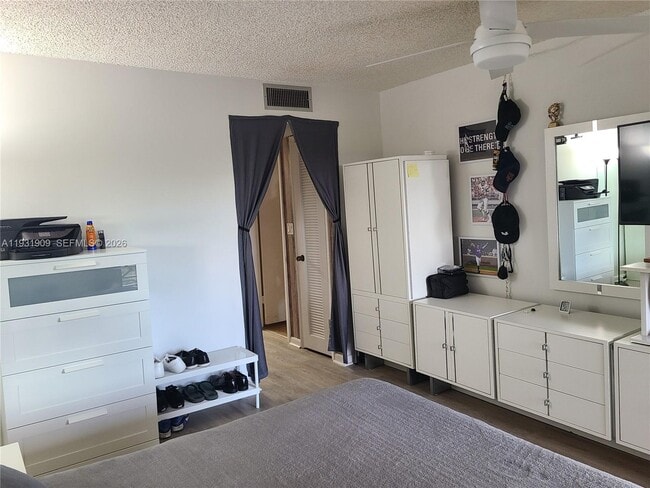 Photo - 2306 S Cypress Bend Dr Unit 418