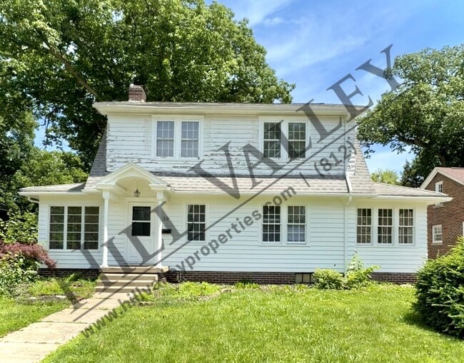 Building Photo - Three Bedroom Home in Edgewood Grove