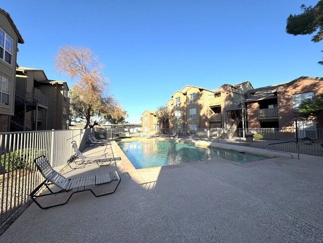 Building Photo - Tempe 1 Bed Condo with Granite Counters, Pool & Covered Parking - Pets Welcome Unit 241