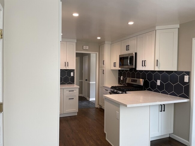 Photo - 2634 Balfour Ave