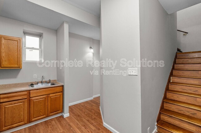 Photo - 3021 Iowa Ave Unit 2f