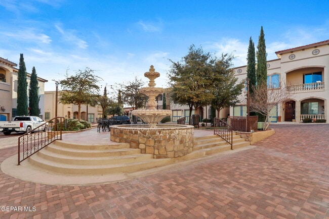 Building Photo - 6350 Escondido Dr Unit D32