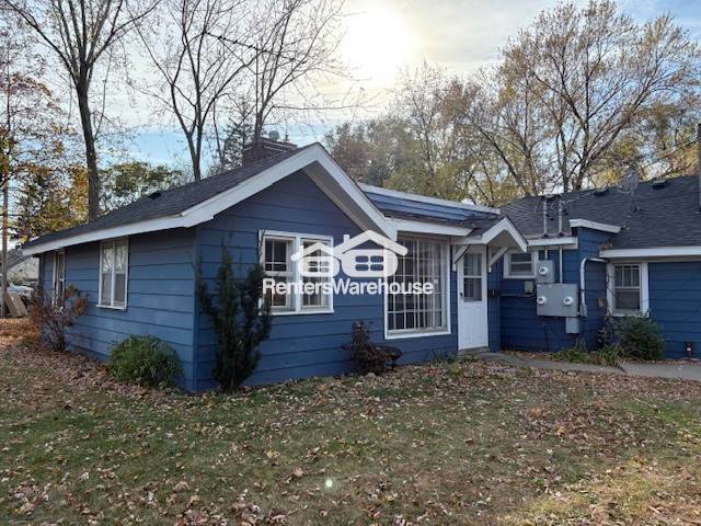 Building Photo - 305 1st Ave S